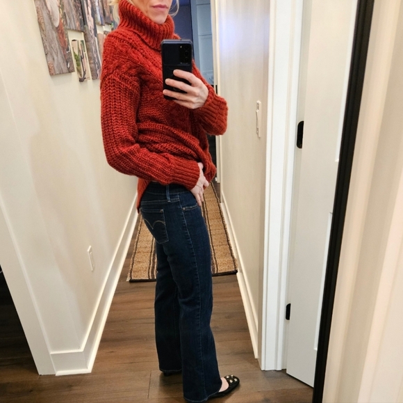 Levis Slight Curve Classic Boot Cut Jeans - Size 6 - Picture 2 of 13